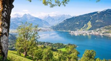 Schöne Landschaft mit Alpen und Bergsee in Österreich 