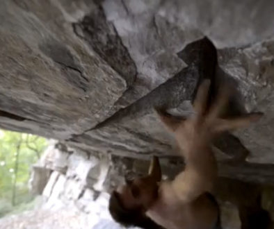 Alex Biermann beim Bouldern