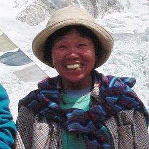 73-jährige Japanerin erklimmt den Mount Everest