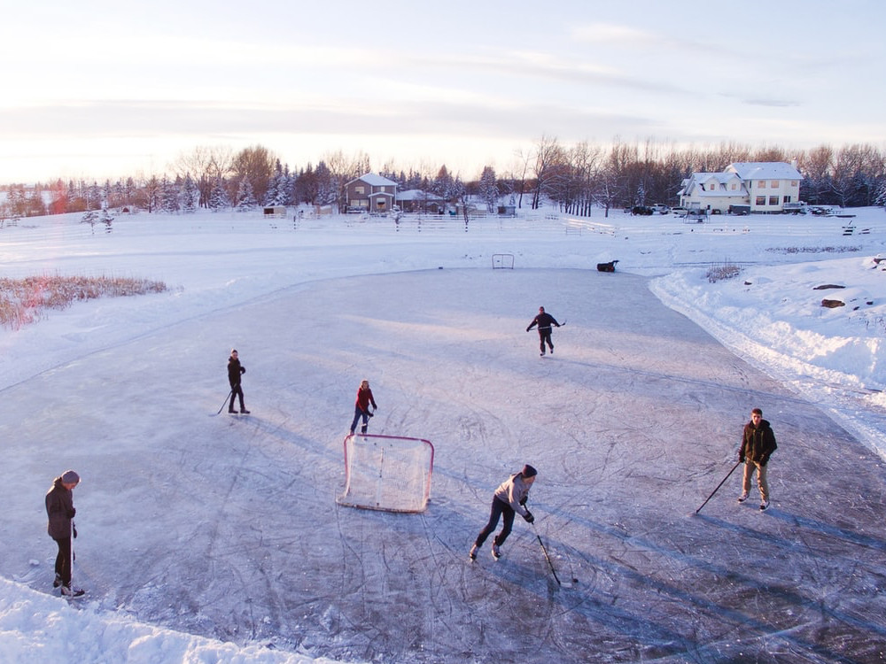 Tipps rund um Schlittschuhe für Eislauf und Eishockey